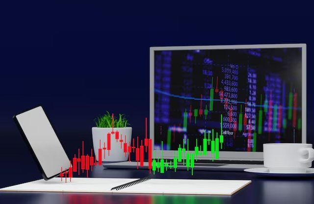 imgi_20_smartphone-notebook-with-gold-coin-trading-candle-stick-stock-market-crypto-currency-investment-3d-rendering_26018-3287