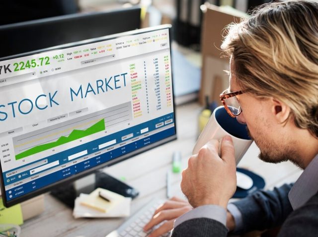 imgi_57_stock-exchange-trading-forex-finance-graphic-concept_53876-128042