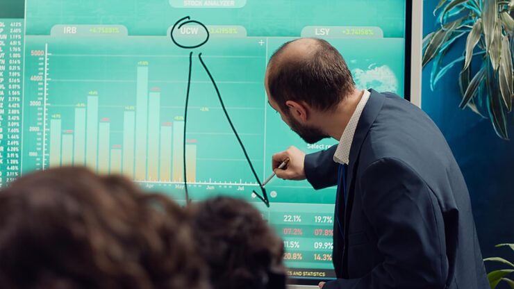 marketing-team-gathering-information-sharing-meeting-study-updates_482257-91030 marketing-team-gathering-information-sharing-meeting-study-updates_482257-91030